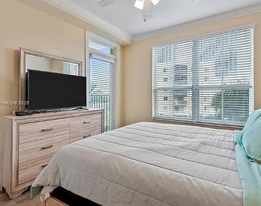 2825 Palm Beach Boulevard - Photo Thumbnail 3