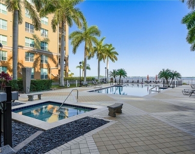 2825 Palm Beach Boulevard - Photo Thumbnail 12