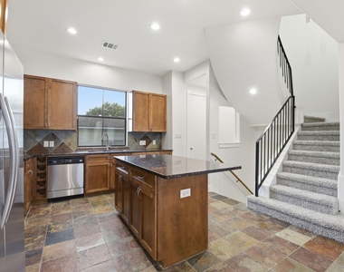 2028 Tuam Street - Photo Thumbnail 6