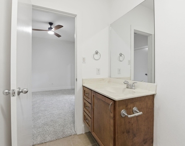 2028 Tuam Street - Photo Thumbnail 28