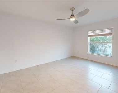 1908 Nw 26th Place - Photo Thumbnail 9