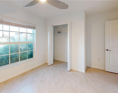 1908 Nw 26th Place - Photo Thumbnail 14