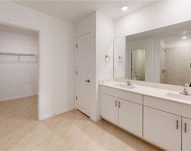 1908 Nw 26th Place - Photo Thumbnail 4
