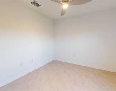 1908 Nw 26th Place - Photo Thumbnail 6
