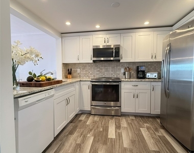 1087 Forest Lakes Drive - Photo Thumbnail 2