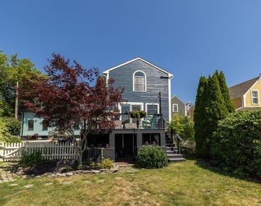 18 Walden - Photo Thumbnail 36
