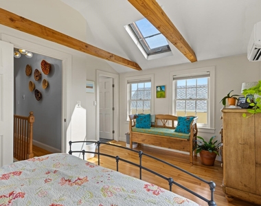 18 Walden - Photo Thumbnail 21