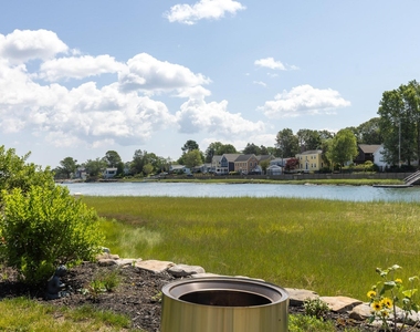 18 Walden - Photo Thumbnail 32