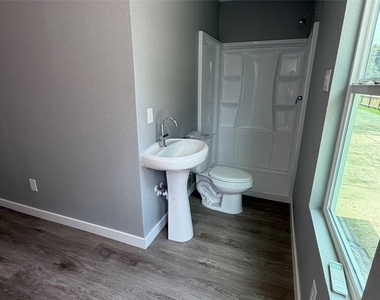 2909 King Street - Photo Thumbnail 2