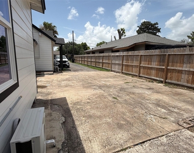 2909 King Street - Photo Thumbnail 5