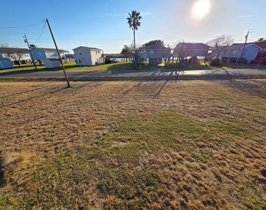 405 Blue Water Boulevard - Photo Thumbnail 20