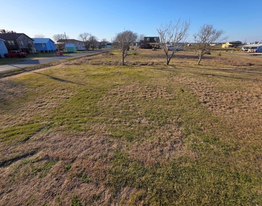 405 Blue Water Boulevard - Photo Thumbnail 21