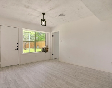 7926 Windy Creek Drive - Photo Thumbnail 24