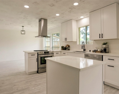 7926 Windy Creek Drive - Photo Thumbnail 21