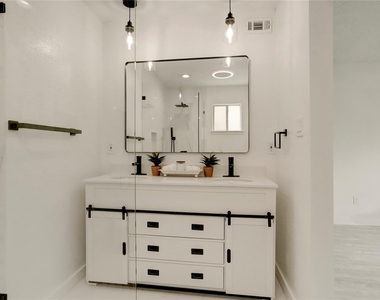 7926 Windy Creek Drive - Photo Thumbnail 31