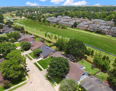7926 Windy Creek Drive - Photo Thumbnail 46