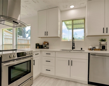 7926 Windy Creek Drive - Photo Thumbnail 19
