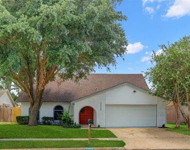7926 Windy Creek Drive - Photo Thumbnail 3