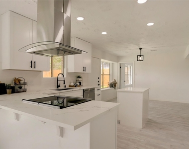 7926 Windy Creek Drive - Photo Thumbnail 16