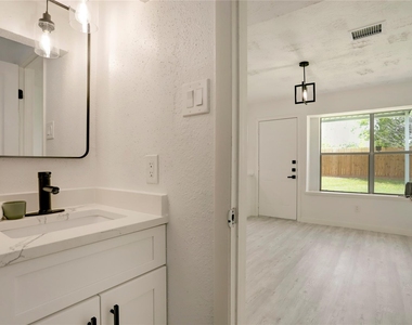 7926 Windy Creek Drive - Photo Thumbnail 26