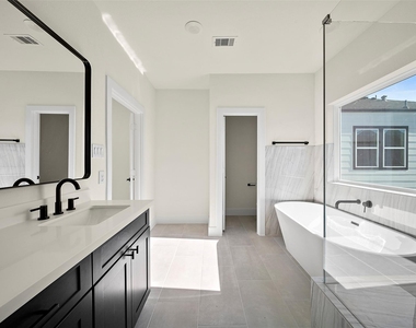 2618 Dennis Street - Photo Thumbnail 15