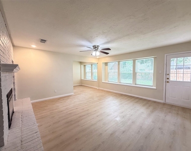 4251 Rosegate Drive - Photo Thumbnail 5