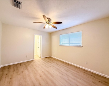 4251 Rosegate Drive - Photo Thumbnail 6