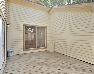 6903 Foxmont Lane - Photo Thumbnail 38