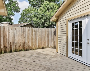 6903 Foxmont Lane - Photo Thumbnail 39