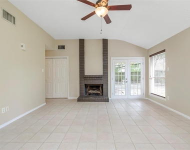 6903 Foxmont Lane - Photo Thumbnail 12