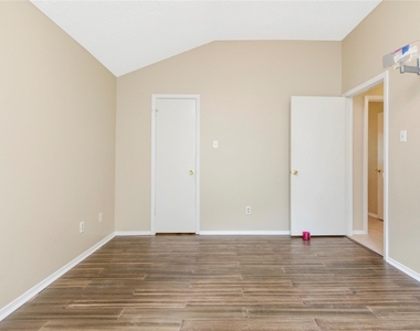 6903 Foxmont Lane - Photo Thumbnail 22