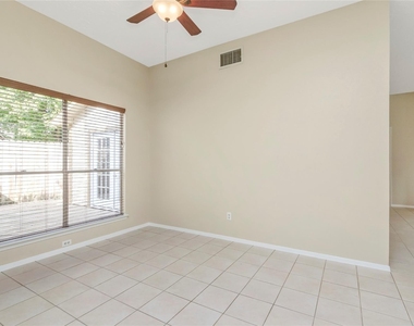 6903 Foxmont Lane - Photo Thumbnail 4