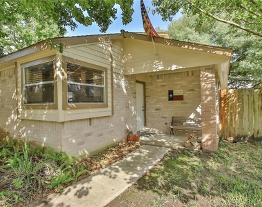 6903 Foxmont Lane - Photo Thumbnail 46