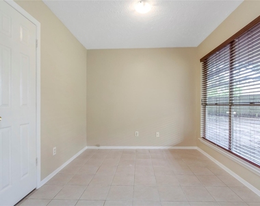 6903 Foxmont Lane - Photo Thumbnail 27