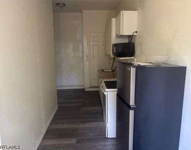 923 Sunrise Boulevard - Photo Thumbnail 2