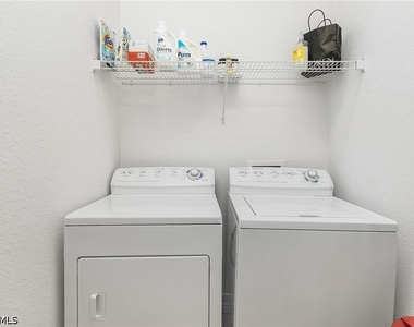 9814 Quinta Artesa Way - Photo Thumbnail 20