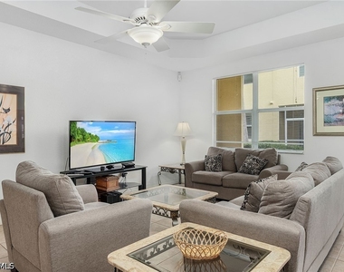 9814 Quinta Artesa Way - Photo Thumbnail 2