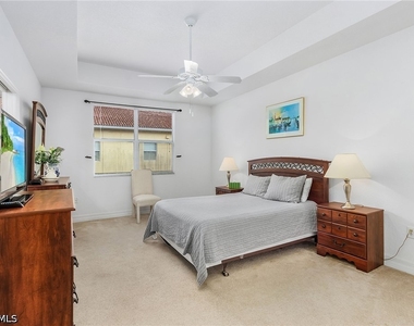 9814 Quinta Artesa Way - Photo Thumbnail 15
