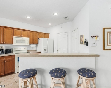 9814 Quinta Artesa Way - Photo Thumbnail 12