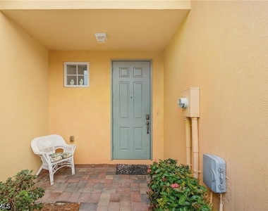 9814 Quinta Artesa Way - Photo Thumbnail 8
