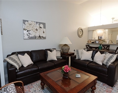 10805 Queen Anne Lane - Photo Thumbnail 6