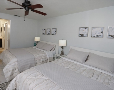 10805 Queen Anne Lane - Photo Thumbnail 13