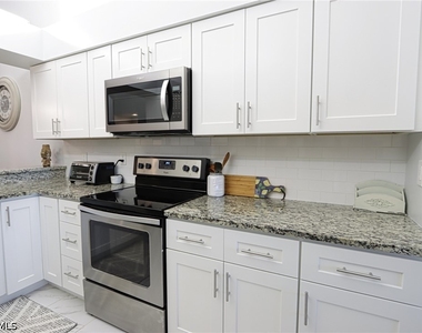 10805 Queen Anne Lane - Photo Thumbnail 9