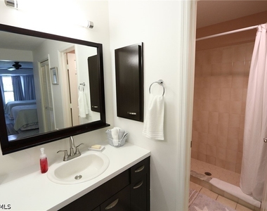10805 Queen Anne Lane - Photo Thumbnail 14