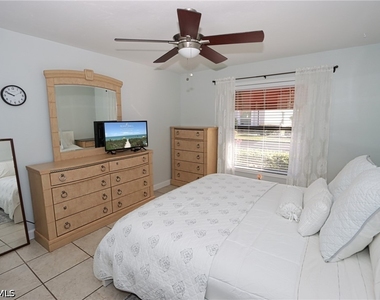 10805 Queen Anne Lane - Photo Thumbnail 16
