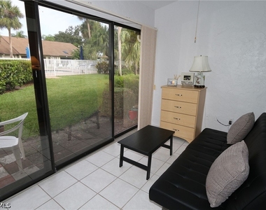 10805 Queen Anne Lane - Photo Thumbnail 2
