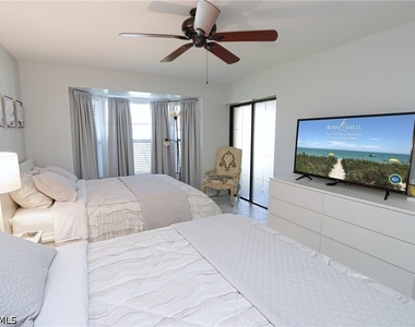 10805 Queen Anne Lane - Photo Thumbnail 12