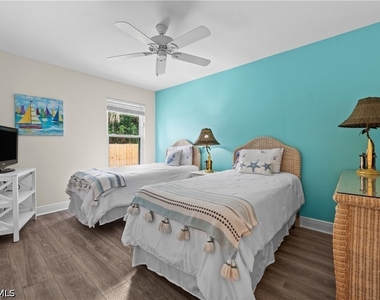 866 N 101 Avenue - Photo Thumbnail 5