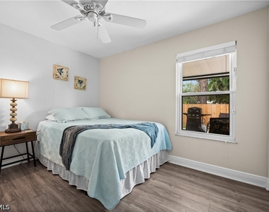 866 N 101 Avenue - Photo Thumbnail 3