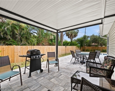 866 N 101 Avenue - Photo Thumbnail 9